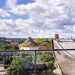 Appartamento #Stayhere - Central Castle View Riverside Apartment