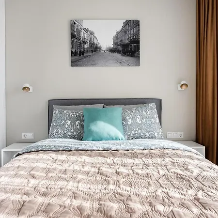 Apartment #Stayhere - Central Castle View Riverside Apartment