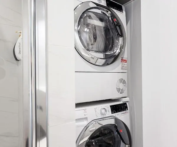 #Stayhere - Central Castle View Riverside Apartment