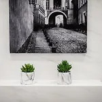 #Stayhere - Central Castle View Riverside Apartment Lägenhet