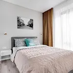 #Stayhere - Central Castle View Riverside Apartment *