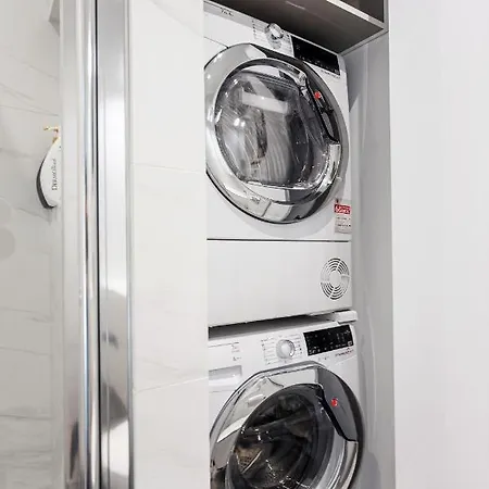 #Stayhere - Central Castle View Riverside Apartment