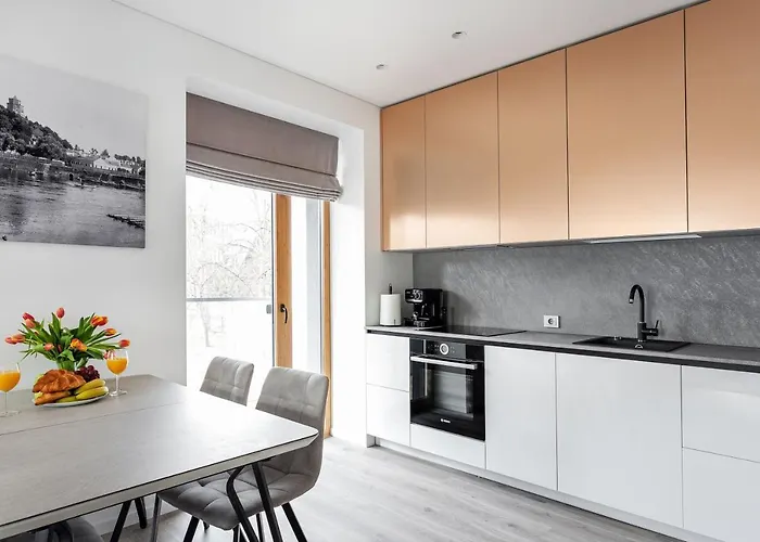 #Stayhere - Central Castle View Riverside Apartment Апартаменты *